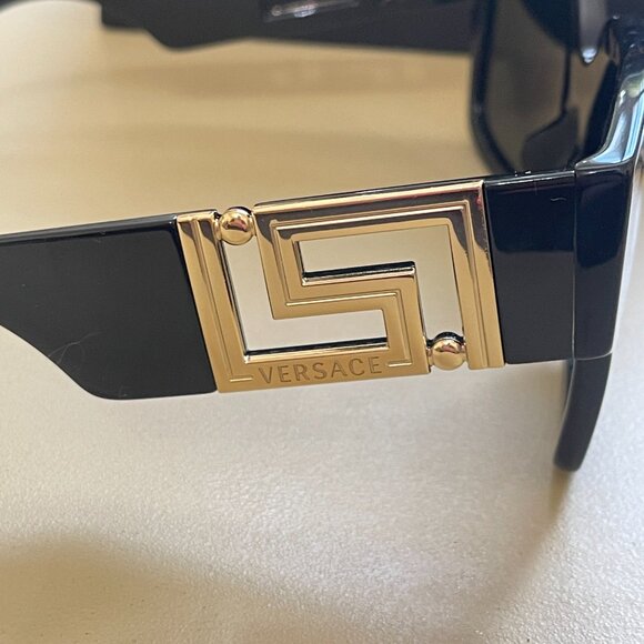 New Versace Sunglasses Black Gold Oversize Mod VE4402 - Picture 6 of 11
